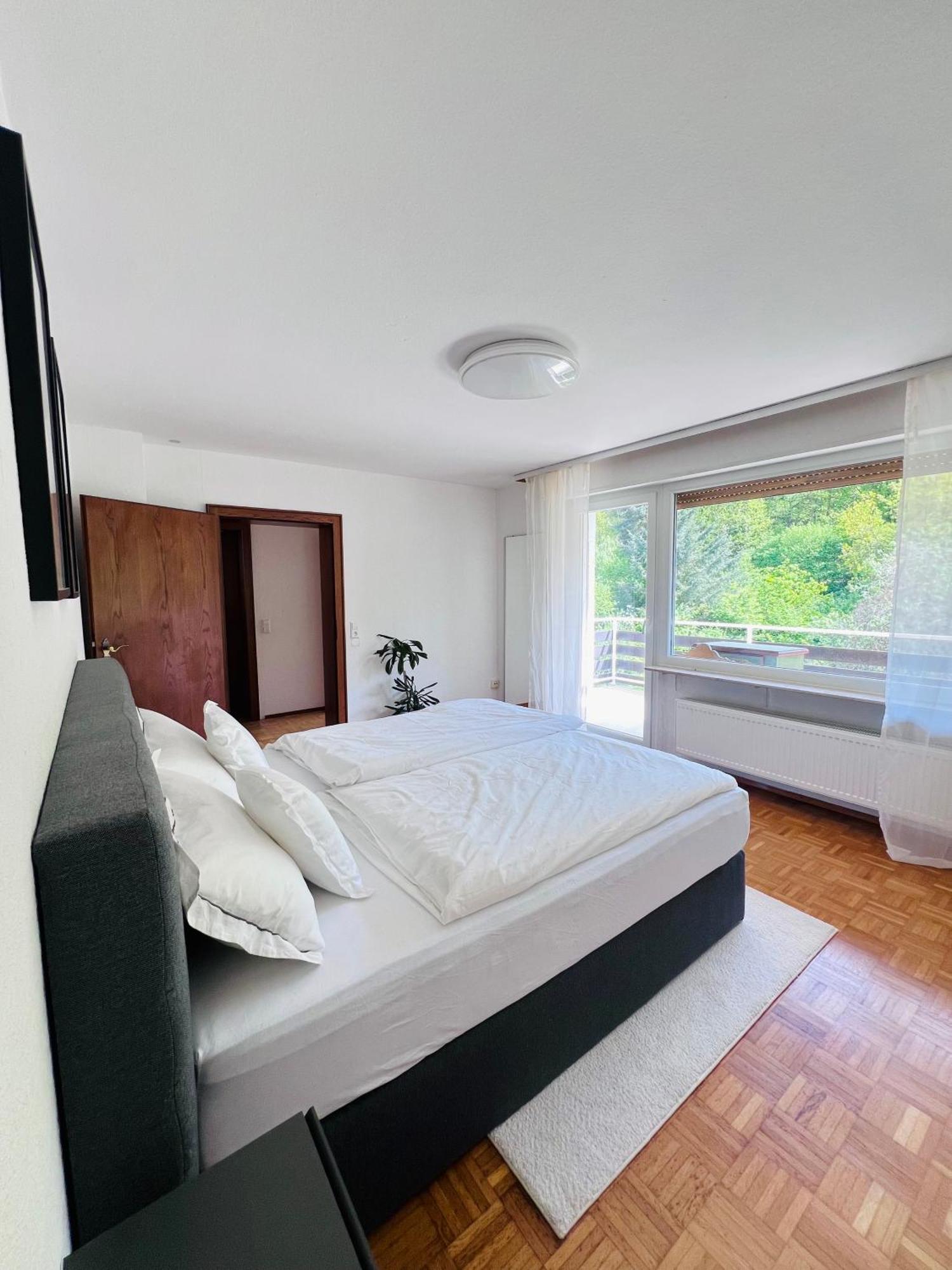 Privates Ferienhaus Mit Pool & Whirlpool Zentral In Bad Dürkheim Exterior foto